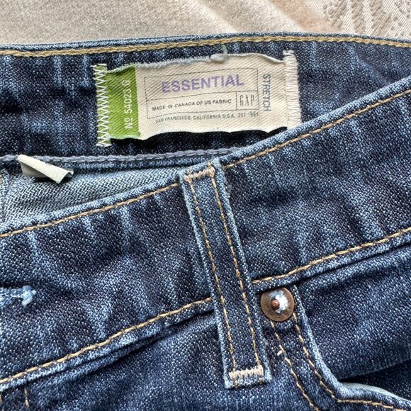 Gap Essentials Long & Lean Jeans with Stretch - Size 4 - Picture 4 of 5